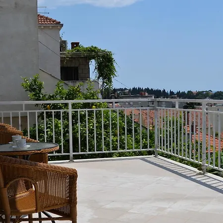 Gera Apartmán *
